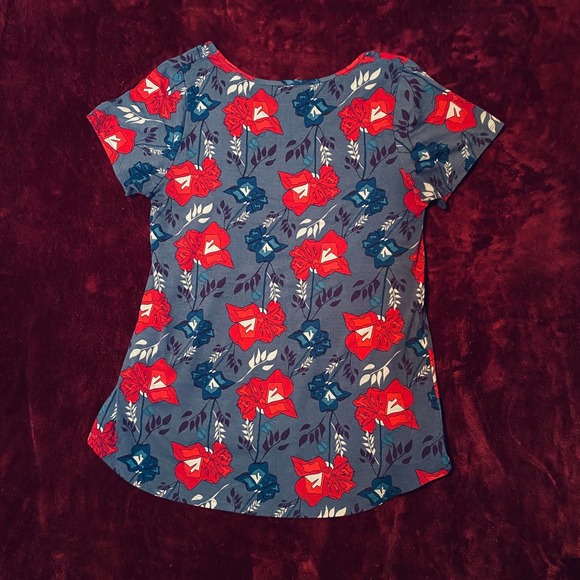 LuLaRoe Classic T Top Size M (10-12) rounded neckline short sleeves - Picture 3 of 7